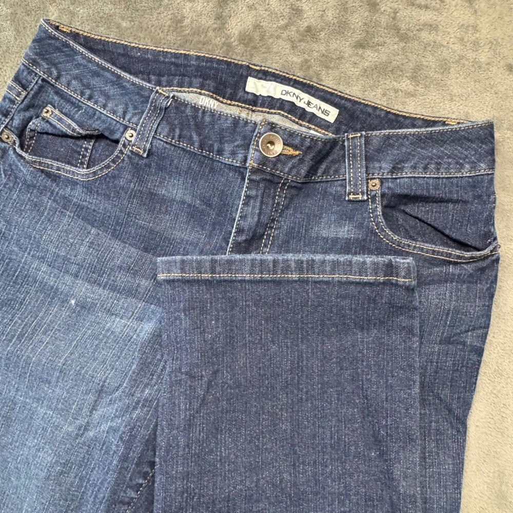 DKNY Jeans Soho Cropped Denim Dark Wash Jeans Comfort Fit Women's Size 14